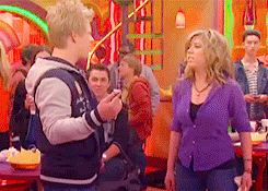 icarly___butter_sock_gif_by_yvesia-d57at47.gif