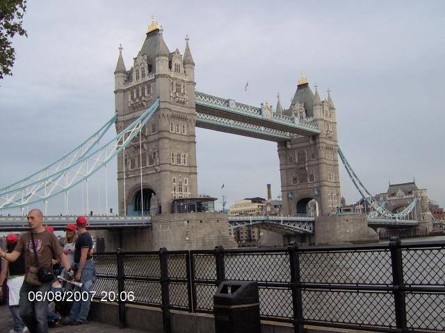 [Obrázek: tower_bridge__london__england_by_elfman83ml-d4psua5.jpg]